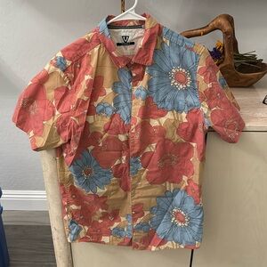 Vissla Hawaiian floral button up collar shirt excellent condition medium